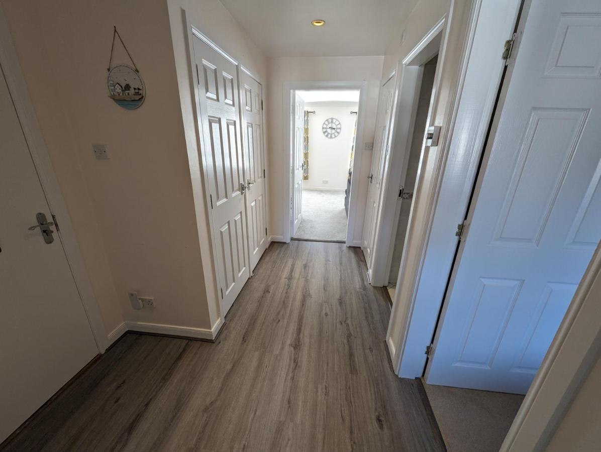 브로티페리 Great Location, Large 1 Bed Flat With Parking 아파트 외부 사진